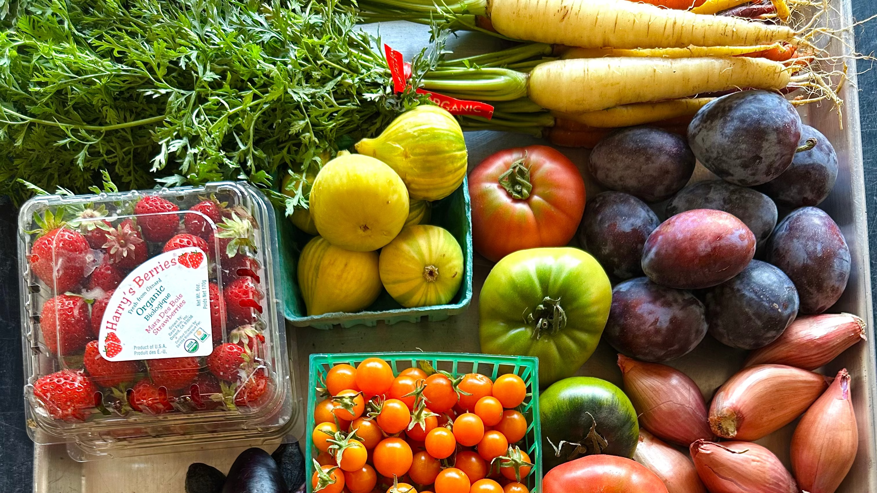THE BEST OF LA'S FARMERS' MARKETS, DELIVERED TO YOUR DOOR.